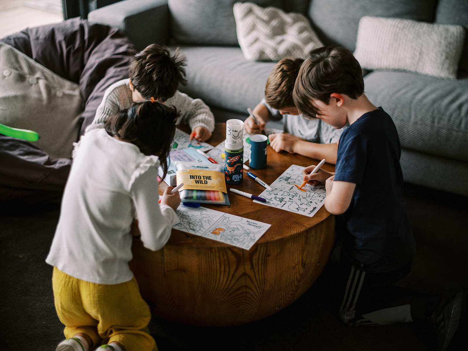 Mata silikonowa Dinozaury HeyDoodle dla dzieci