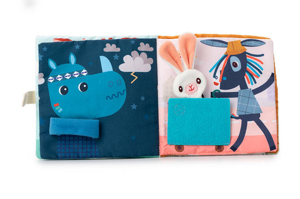 Miękka książeczka aktywizująca z mini-komforterem „Joe i jego przytulanka” 12 m+, Lilliputiens