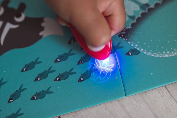 Świecące puzzle z mini-lampką UV Las 24 elementy 3+, Janod