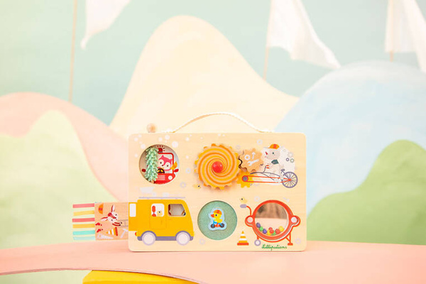 Drewniana tablica manipulacyjna, walizka Pojazdy dla dzieci 12 m+, Lilliputiens
