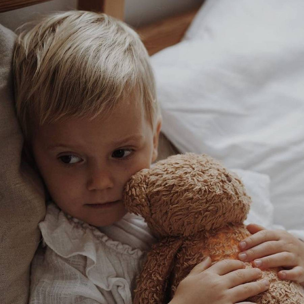 Moonie, Szumiący miś organic z lampką LED, kolor: Mineral Grey