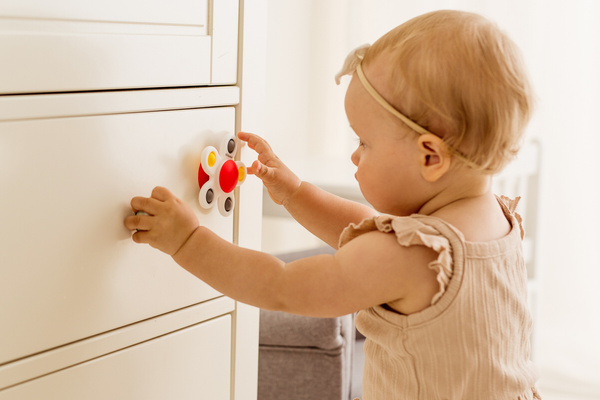 Zabawki sensoryczne - Zakręcony kwiatek Pop It, kontrast, 3 m+, GiliGums