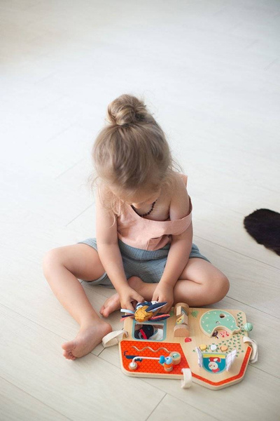 Drewniana tablica manipulacyjna Farma 0 m+, Lilliputiens