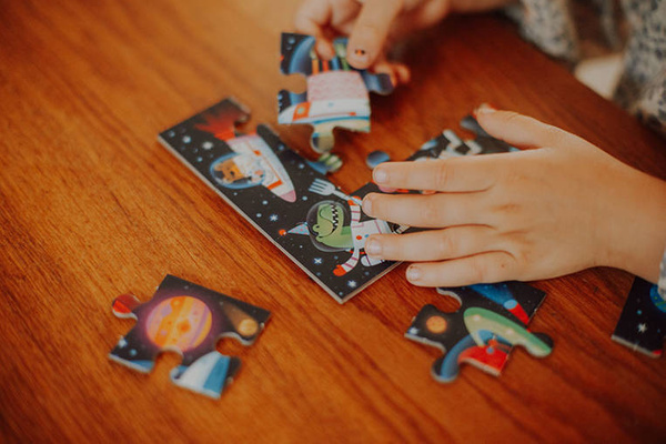 Puzzle-kartka z życzeniami Kosmos 12 elementów 3+, Mudpuppy