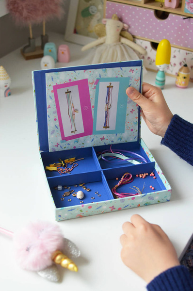 Zestaw kreatywny do tworzenia biżuterii Bransoletki Boho 8+ KOLEKCJA 2022, Janod