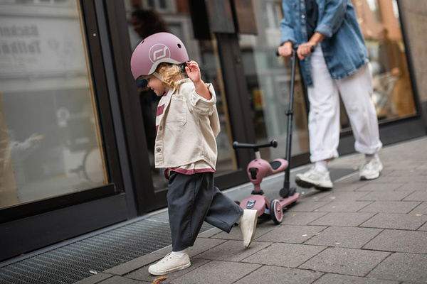 Zestaw: Scoot and Ride HK1 Push and Go 2w1 jeździk i hulajnoga dla dzieci 1-5 lat, kolor: Wildberry + ochraniacze rozm. XXS