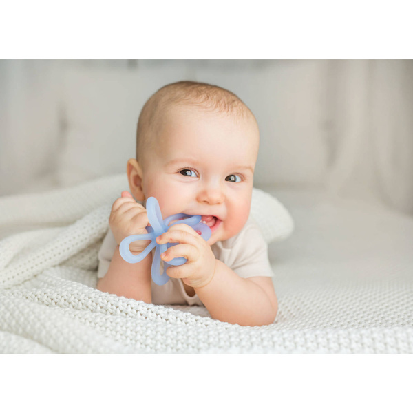 Gryzak silikonowy Uspokajający Kwiatek niebieski, Giligums