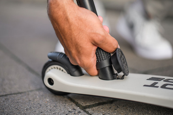 Scoot and Ride HK1 Push and Go 2w1 jeździk i hulajnoga dla dzieci 1-5 lat, kolor: Ash