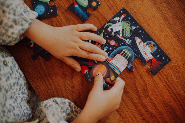 Puzzle-kartka z życzeniami Kosmos 12 elementów 3+, Mudpuppy