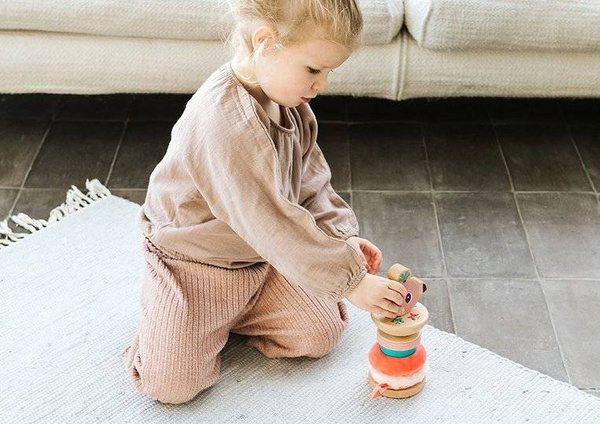 Drewniana układanka piramida z miękkimi elementami Flaming Anaïs 12 m+, Lilliputiens