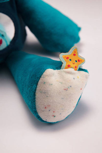 Przytulanka aktywizująca wielofunkcyjna Nosorożec Marius 9 m+, Lilliputiens ***OUTLET***