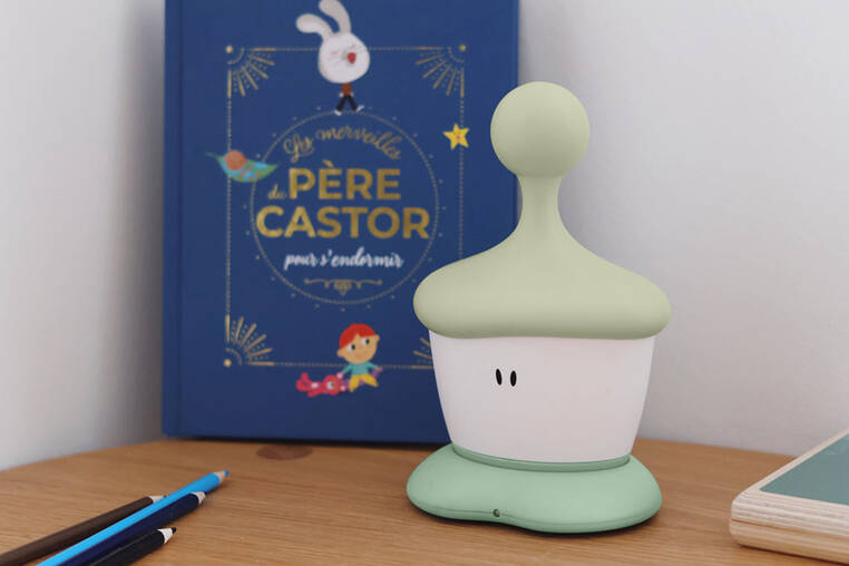 Lampka nocna LED Beaba Pixie Stick Sage green - design i funkcjonalność
