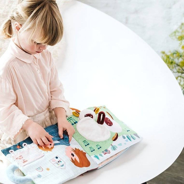 Miękka książeczka aktywizująca z mini - przytulankami „Baby boom” Farma 18 m+, Lilliputiens