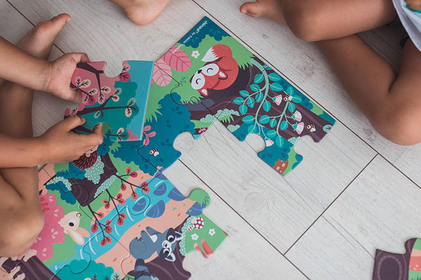 Świecące puzzle z mini-lampką UV Las 24 elementy 3+, Janod