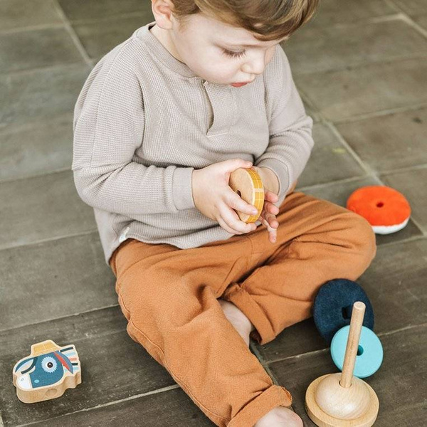 Drewniana układanka piramida z miękkimi elementami Osiołek Ignace 12 m+, Lilliputiens