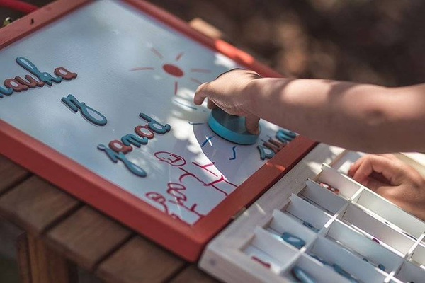 Tablica z magnesami w walizce 4 w 1, Janod