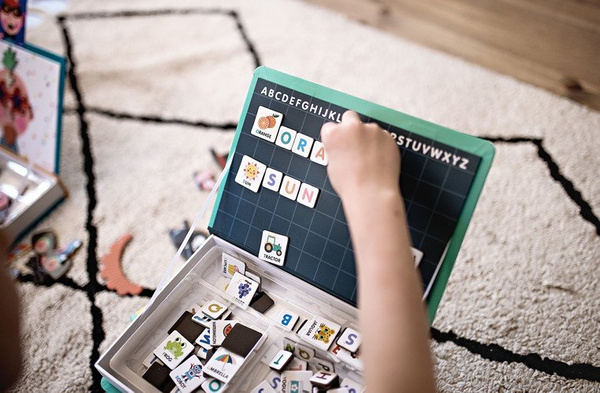 Magnetibook Magnetyczna układanka Alfabet, Janod