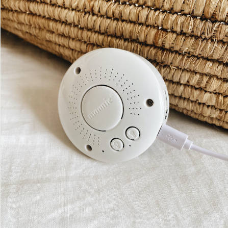 Moonie, Szumiący miś organic z lampką LED, kolor: Mineral Grey