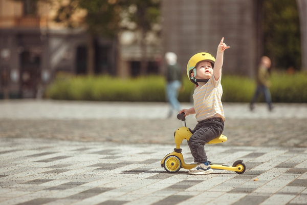 Scoot and Ride HK1 2w1 jeździk i hulajnoga dla dzieci 1-5 lat, kolor: Lemon