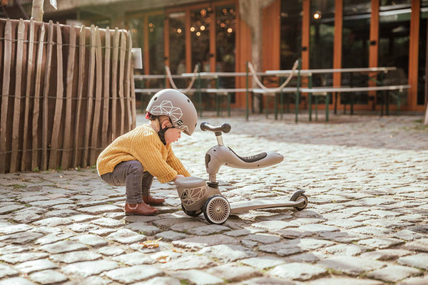 Scoot and Ride HK1 Lifestyle 2w1 jeździk i hulajnoga dla dzieci 1-5 lat, kolor: Brown Lines