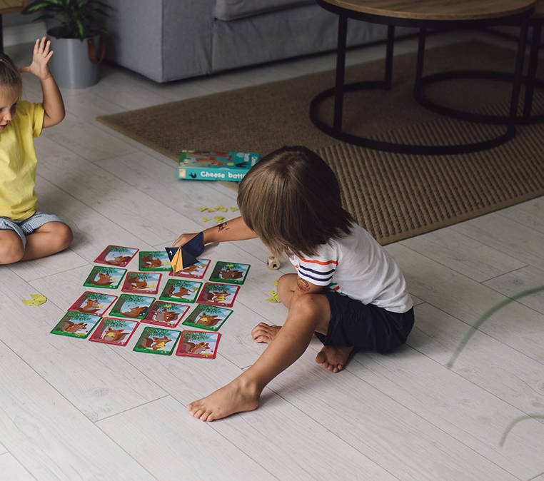 Janod Serowa bitwa – gra rodzinna, kolorowa i edukacyjna