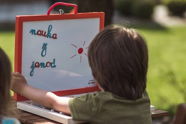 Tablica z magnesami w walizce 4 w 1, Janod