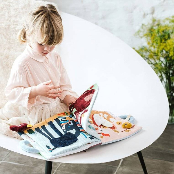 Miękka książeczka aktywizująca z mini - przytulankami „Baby boom” Farma 18 m+, Lilliputiens