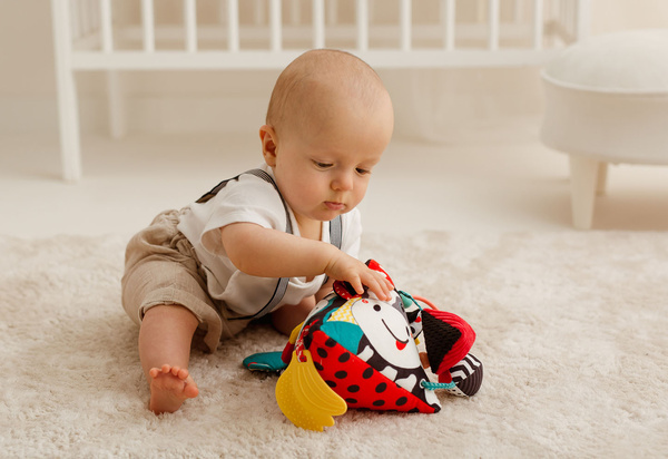 Zabawki sensoryczne - Piramidka Kontrastowa Krowa Deluxe, 0 m+. Balibazoo