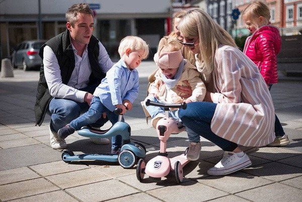 Zestaw: Scoot and Ride HK1 2w1 jeździk i hulajnoga dla dzieci 1-5 lat, kolor: Steel + ochraniacze rozm. XXS