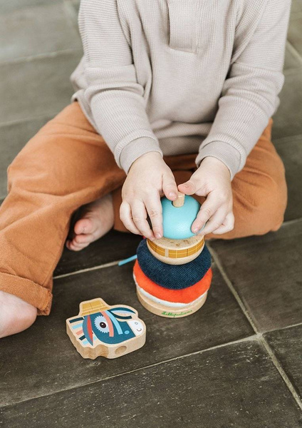 Drewniana układanka piramida z miękkimi elementami Osiołek Ignace 12 m+, Lilliputiens