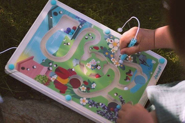 Magnetyczny labirynt Łąka, Janod