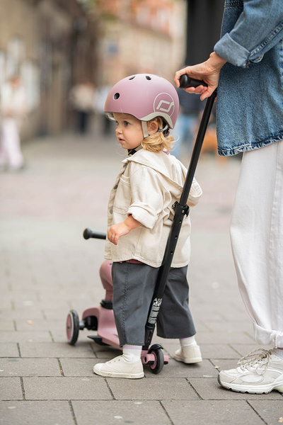 Zestaw: Scoot and Ride HK1 Push and Go 2w1 jeździk i hulajnoga dla dzieci 1-5 lat, kolor: Wildberry + ochraniacze rozm. XXS