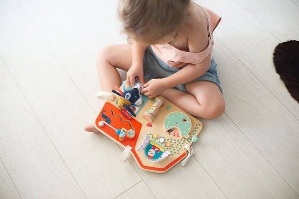 Drewniana tablica manipulacyjna Farma 0 m+, Lilliputiens