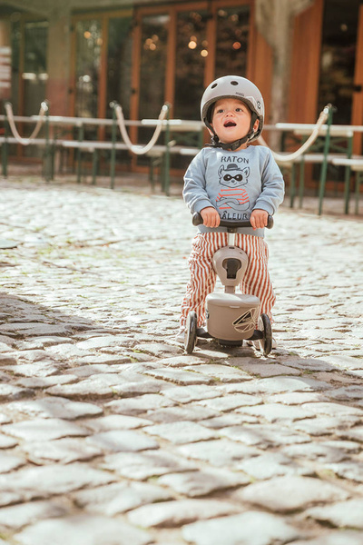 Scoot and Ride HK1 Lifestyle 2w1 jeździk i hulajnoga dla dzieci 1-5 lat, kolor: Brown Lines