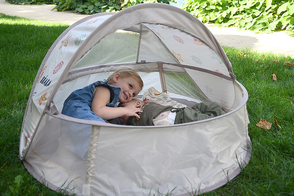 Namiot plażowy 100 cm średnicy, z moskitierą i pokrowcem Breezynest UV, Beaba