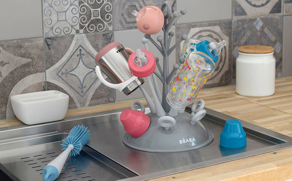 zestaw prezentowy dla noworodka (suszarka i szczotka do butelek, śliniak, pojemniki na mleko), Beaba