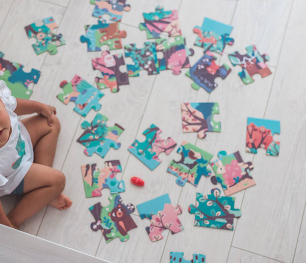 Świecące puzzle z mini-lampką UV Las 24 elementy 3+, Janod
