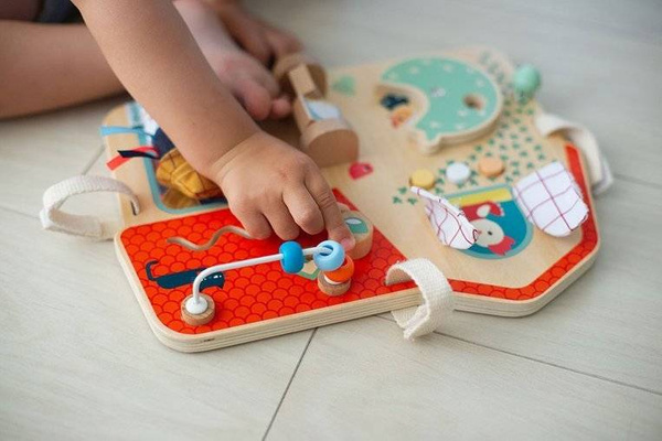 Drewniana tablica manipulacyjna Farma 0 m+, Lilliputiens