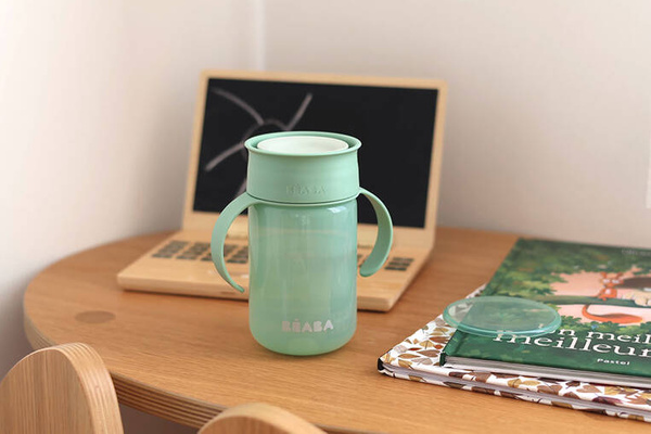 Kubek dla dzieci treningowy 360°, z uchwytami 340 ml green 12 m+, Beaba