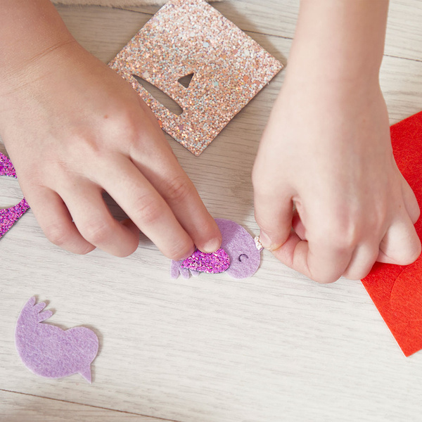 Zestaw kreatywny do tworzenia biżuterii Brokatowe spinki dla dzieci, 5 lat+, Janod