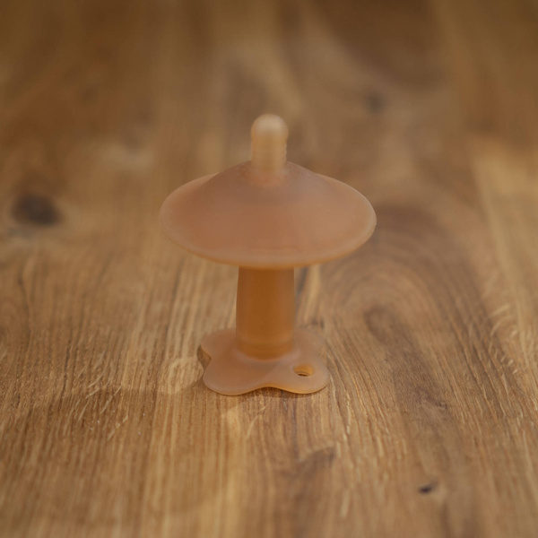 Silikonowy Gryzak logopedyczny Grzybek Brązowy, Giligums