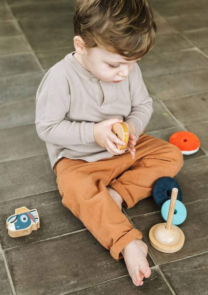 Drewniana układanka piramida z miękkimi elementami Osiołek Ignace 12 m+, Lilliputiens